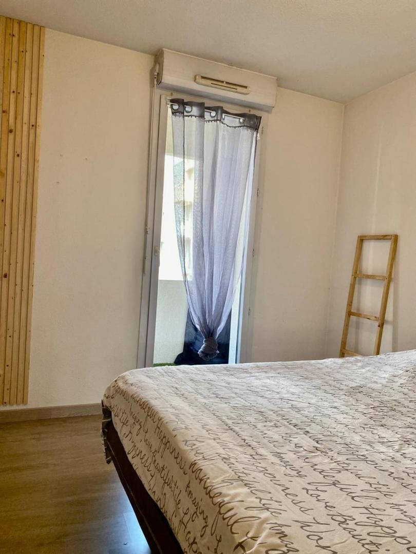 Appartement La Coquille: Bright, Cozy, 3 Min From Parc Expo Poitiers